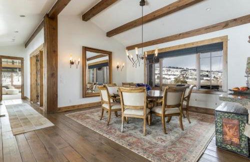 Private Hot Tub, Theater Room, Valet Parking and Ski & Boot Storage at Ritz Carlton - Foto 27