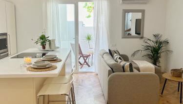 Casa Bella Suites - A stunning new entire apartment in an central location, Close to the beach - Foto 2