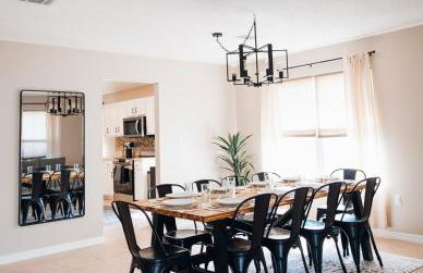 Golden Hour Getaway- Guest Favorite, 2 Min to Beach, Seasonal Pool & Arcade - Foto 27