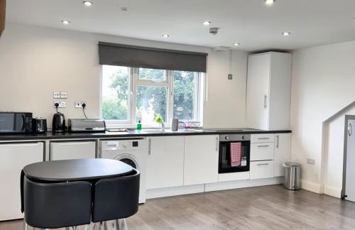 HEATHROW AIRPORT apartments-FREE parking-Free underground to and from Heathrow-30 min central London - Foto 31