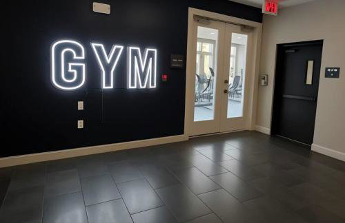 Poolside Comfort 2BR Galleria Stay AND Garage - Foto 8