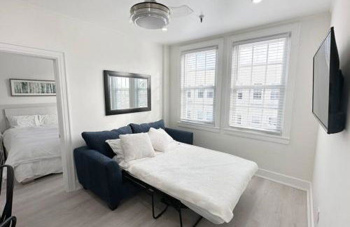 2BR Beachside Retreat with Pool - Foto 7