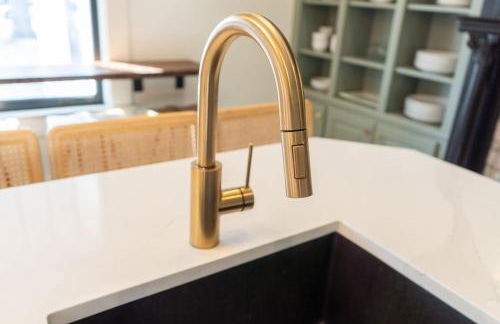 Notes of Southern Charm - Walkable to Food & Shops - Foto 17