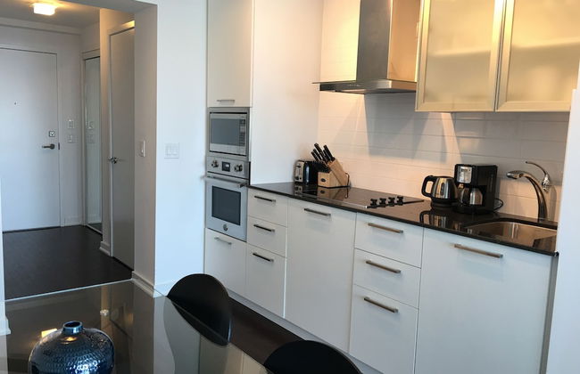 TO Stays - York and Lakeshore - Foto 28