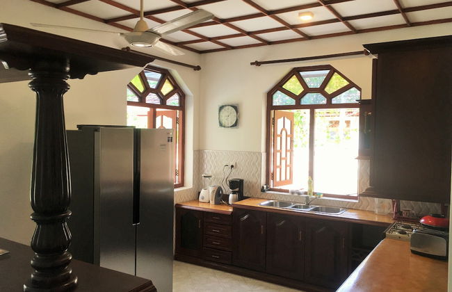 Swiss Villa Moragalla Beach - Foto 15