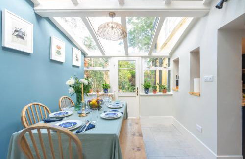 Spacious City-Centre House near Train Station & Business School, with Garden - Foto 21