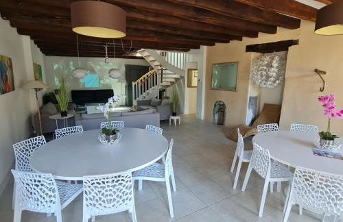 Gîte de la Mignonerie du Château de Jallanges pour 19 personnes avec 4 ou 7 chambres - Foto 6