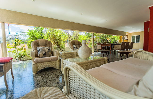 Large Villa With View! Private Pool Free Utilities! - Photo 53