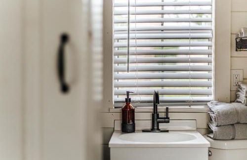 Downtown Tiny Home near Shenandoah National Park - Foto 24