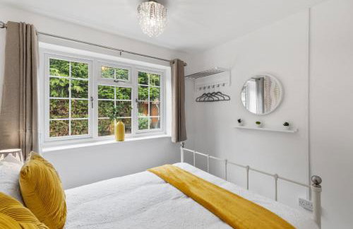 Modern 3 Bedroom Bungalow with Style & Comfort in Leicestershire - Photo 51