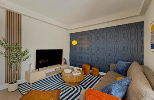 CASA Arlington Suite with Top-Tier Amenities & Parking - Foto 14