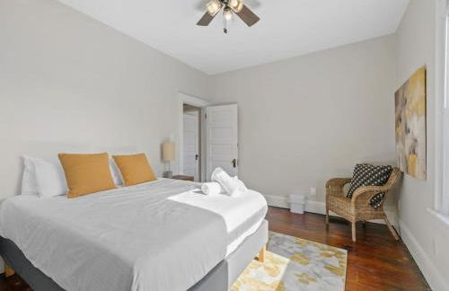 Deluxe 6 Bedroom 3 Min to Downtown w 2-car Driveway - Foto 63