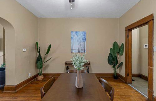 Your Central Columbus Retreat Awaits 5 BR 2 Bath - Foto 15