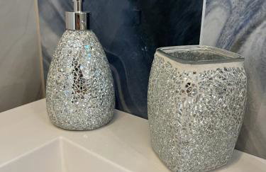 HelaMoni, New 5 Star 2 Person apartments with pool - Foto 13