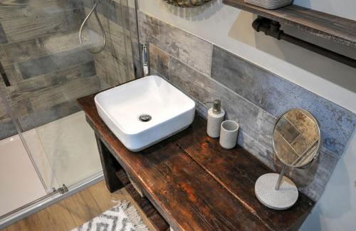 Luxury Suite - Samson in Beverley with patio and private parking - Photo 6