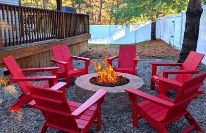 Luxurious Lake Retreat with Hot Tub and Walk to Beach - Foto 6