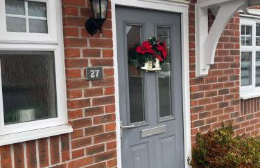 3 Bedroom Semi-Detached Home Sleeps 5 with Driveway - Foto 37