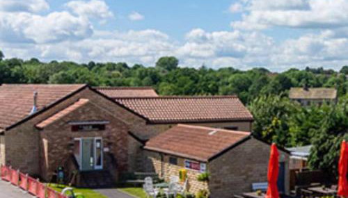 Woofles Luxury Caravan at Knaresborough Lido - Foto 2