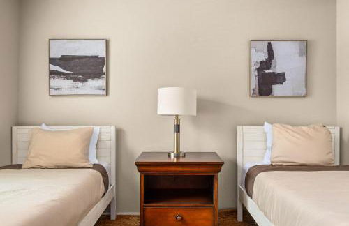 Serene SoCo Escape, Walk to Cafes and Free Parking - Photo 8