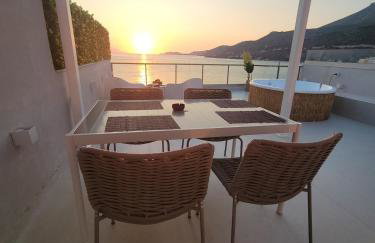 Stylish Rooftop Retreat with Hot Tub with Loutraki Beach - Foto 17