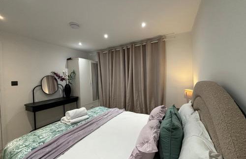 Bright Modern Apartment - Photo 6