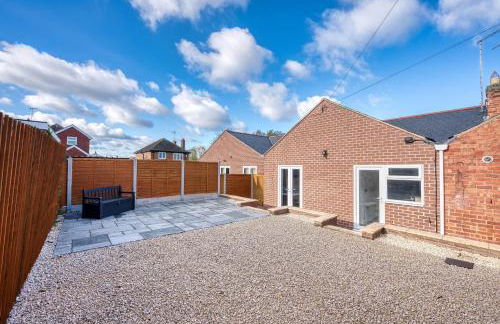 2 Bedroom Bungalow with Garden and Parking - Foto 38