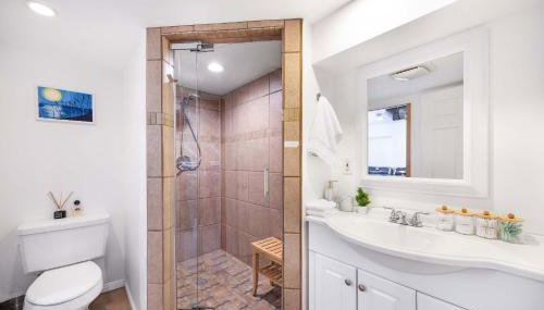 Artist 750sqft 2BR Basement Maple Leaf Park - Foto 5