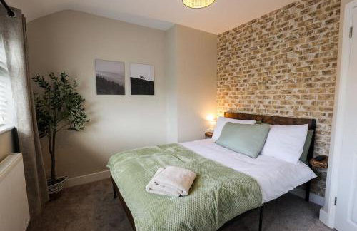 'Station House' Cosy Renovated Family-Friendly Home in Runcorn, Cheshire - Train Station Liverpool Chester Links, Brindley Theatre - Foto 6