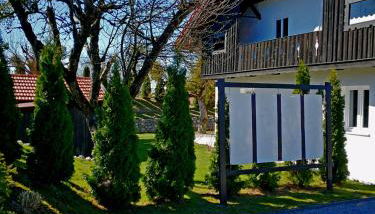 Münsing Nähe Starnberger See, schöne Ferienwohnung, Gästewohnung 125qm EG und OG KONTAKTFREI - Foto 5, Garden, Garden view