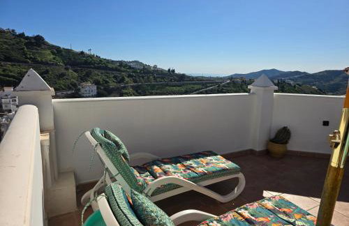 Casa Lidia, bonito y cómodo ático con rooftop privado, impresionantes vistas mar, montaña y jacuzzi - Foto 9