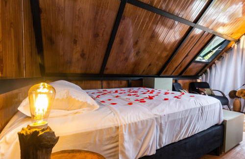 Chalé romântico com hidro e charme - Foto 3