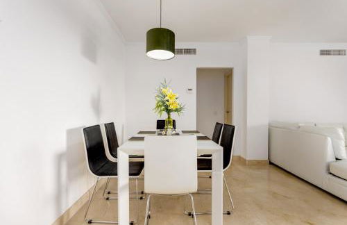 Casares Costa Gem: 2BR with Pool - Photo 11