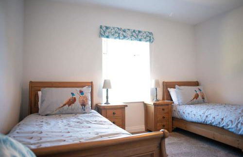 Country Crabtree Bungalow with large wild garden - Photo 17