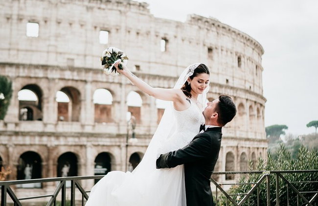 Wedding Honeymoon Photoshoot in Rome - Photo 4