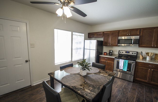 Cozy Remodeled 2br/2ba Near Downtown Sleeps 8 - Foto 11