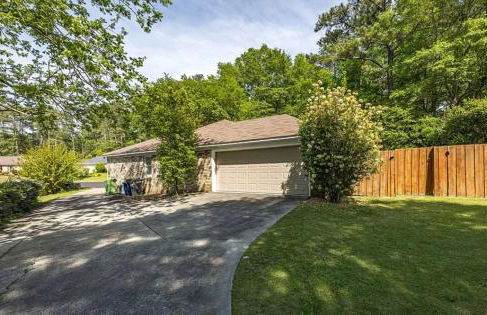 Ultimate Getaway with Pool and Games - Foto 39