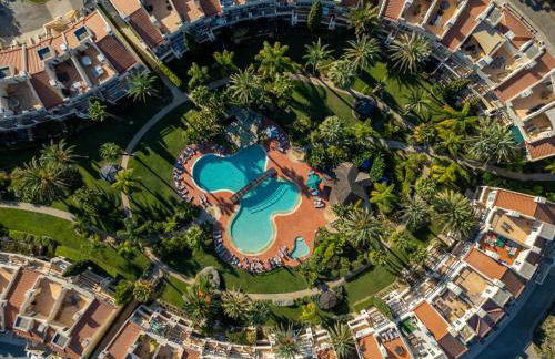 5 star Luxury Palmview apartment with large terrace and communal pool - Foto 8