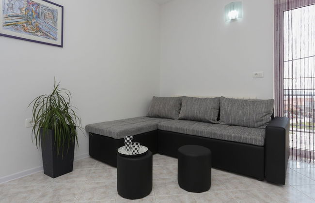 Apartment in Katel Gomilica Near Beach - Foto 10