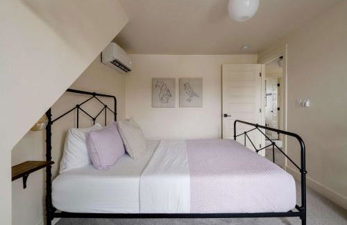 Stay Portland - Restored Farmhouse & Backyard Tiny House Village - Photo 25