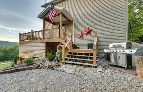 Hot Tub and Fire Pit! Lake-View Home in Blue Eye - Foto 33