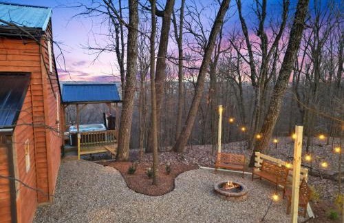 Hot tub, fireplace, fire pit, pool table, grill, EV, pets, HOA lake - Photo 12