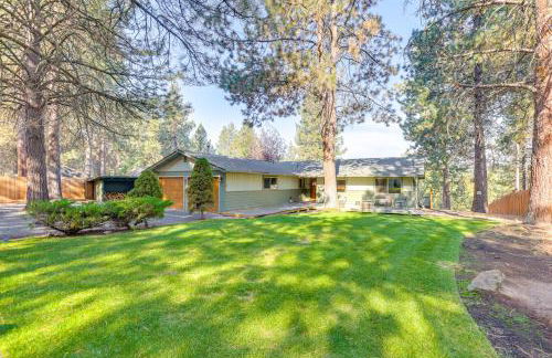 Ping-Pong and Private Hot Tub Family Cabin in Bend! - Foto 26