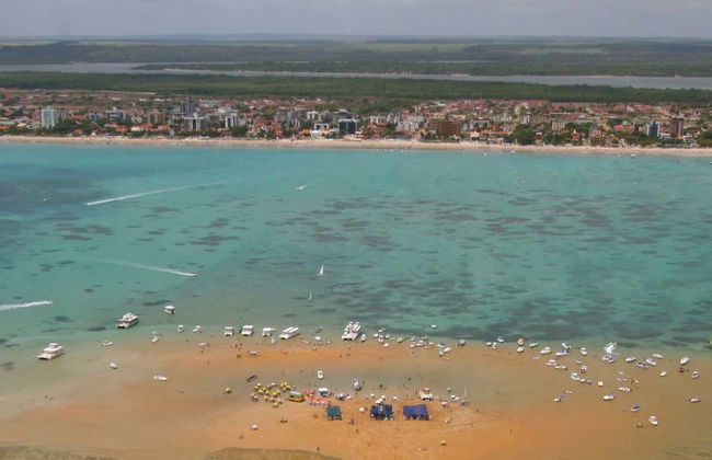 Giro in catamarano all'isola di Areia Vermelha - Foto 1