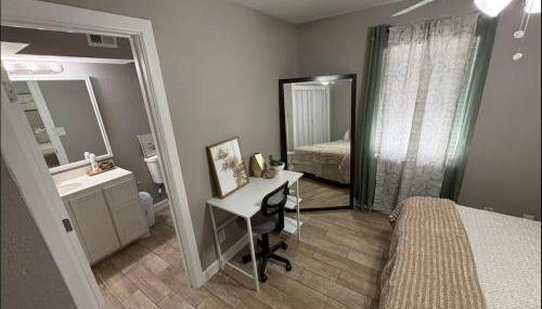 2 BR 2 Bath Airport SpaceX LNG WashDry Deck Pets - Photo 4