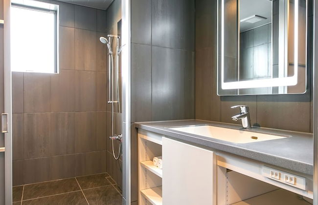 Bluebird Apartments by The Hakuba Collection - Photo 12