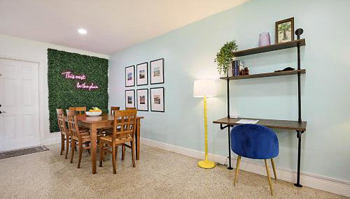 Tropical Escape near Beach! Tons of parking! - Foto 4