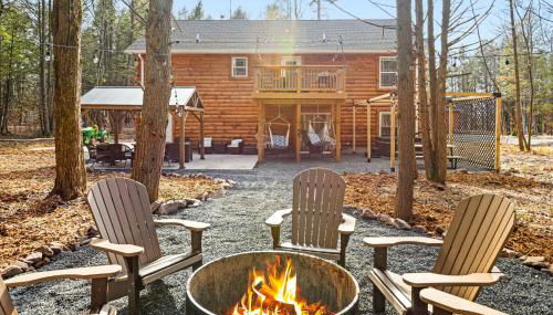 Cozy Cinema Cabin - Hot Tub and More - Foto 3