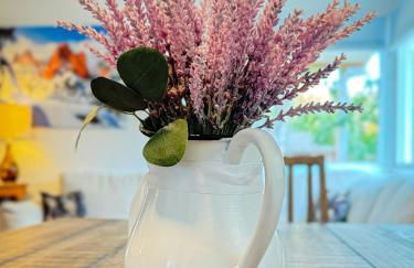 Family Perfect 4BR Home with Hot Tub, Pool Table, Fenced Yard, Cozy Fireplace, Mountain Views, Walkable Neighborhood, Near Parks, Dining, and Adventure - Foto 31