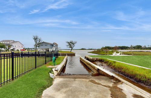 Serene 3BR Waterfront Retreat With A/C, Wifi, Two Kayaks, and Full Kitchen - Foto 2