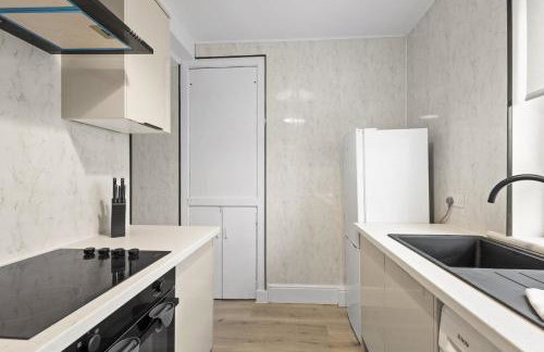 Welcoming Home in Johnstone, Near Glasgow Airport - Bonnie Lodgings - Foto 16